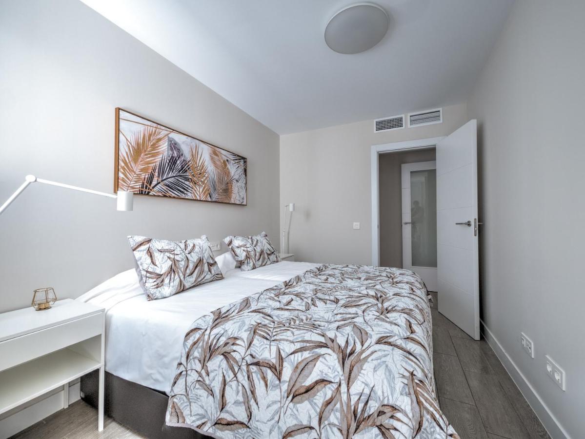 New Beach Front Apartment With Large Balcony ตอร์ร็อกซ์ ภายนอก รูปภาพ