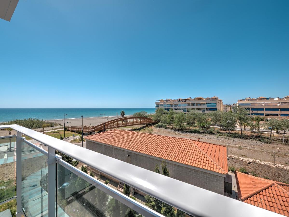 New Beach Front Apartment With Large Balcony ตอร์ร็อกซ์ ภายนอก รูปภาพ