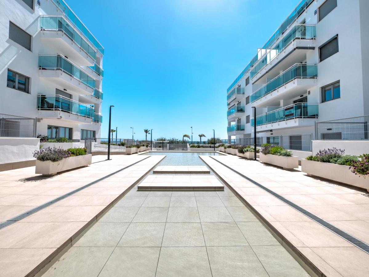 New Beach Front Apartment With Large Balcony ตอร์ร็อกซ์ ภายนอก รูปภาพ
