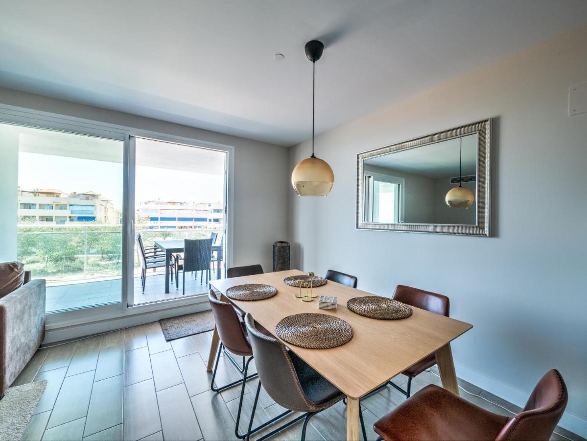 New Beach Front Apartment With Large Balcony ตอร์ร็อกซ์ ภายนอก รูปภาพ
